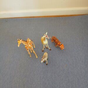 Zoo Animal Tiger + Giraffe Used